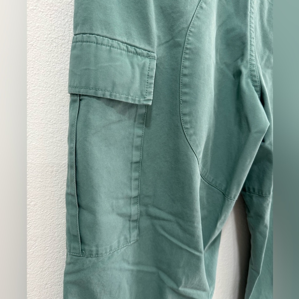 HUF Cargo Pants for Men - Picture 9 of 10